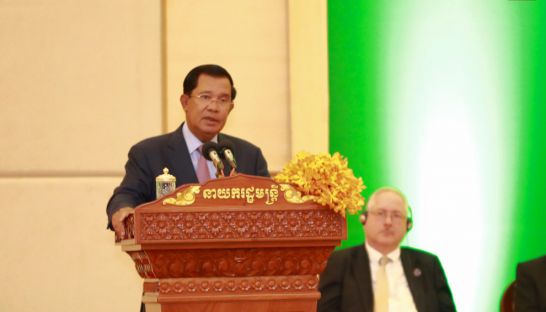 2_prime_minister_hun_sen_speaks_at_a_session_yesterday_in_siem_reap_facebook