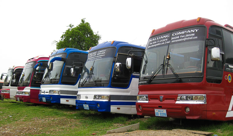 cambodia-vietnam_buses