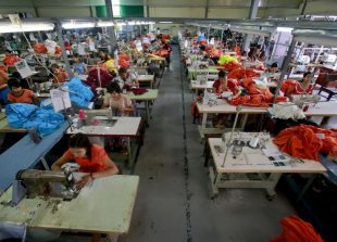 girls-work-in-a-garment-factory_