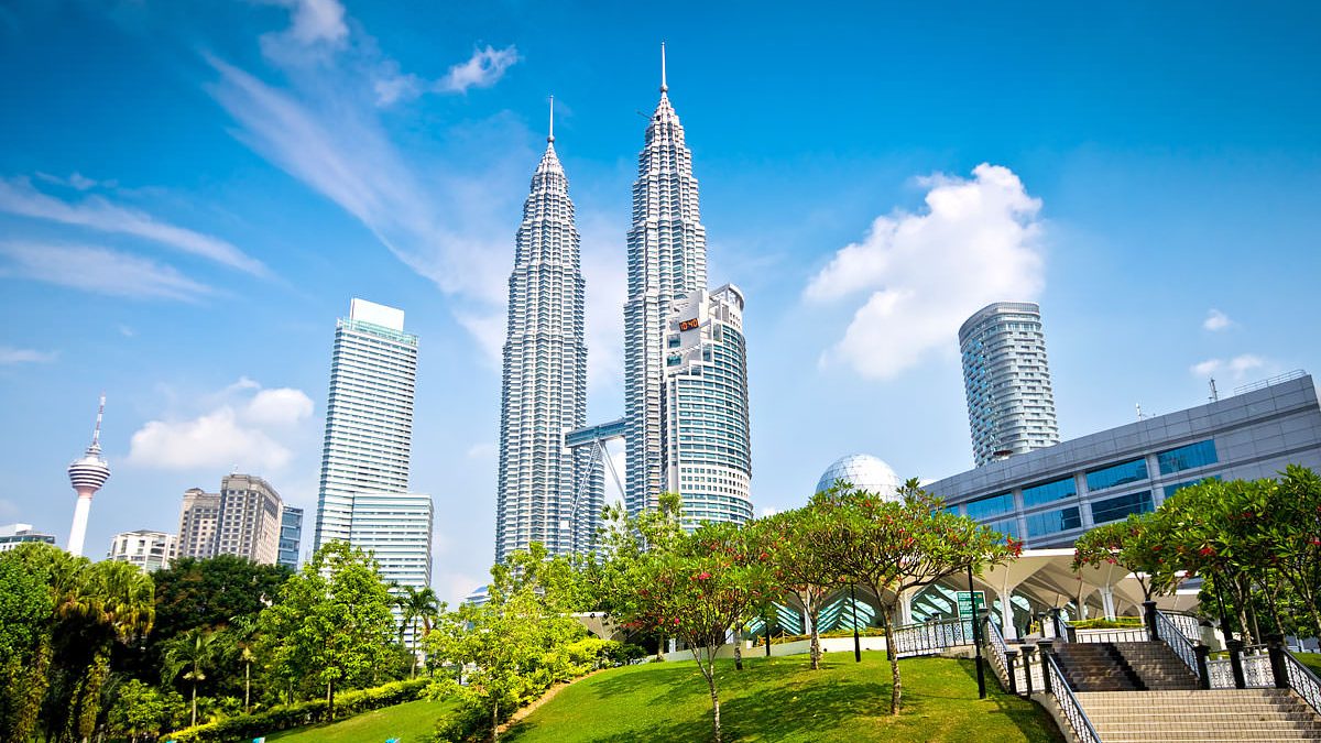 malaysia-attractions-top-10-1200x675
