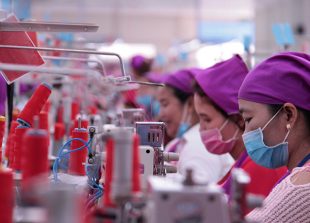 12-factory-workers-vong-4