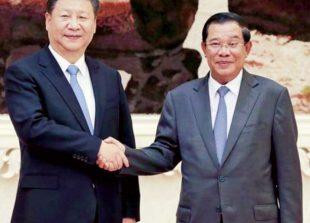 xi-jinping-president-of-china-and-prime-minister-hun-sen-shake