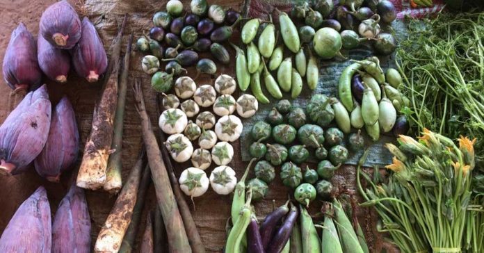 Fruit-and-vegetable-produce-in-Laos-696x364
