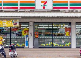 7-Eleven-to-Enter-Laos-by-2022-696x364