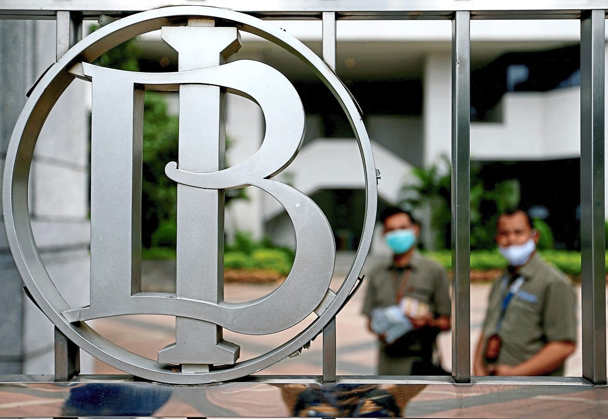 FILE PHOTO: Bank Indonesia's logo is seen at Bank Indonesia headquarters in Jakarta, Indonesia, September 2, 2020. REUTERS/Ajeng Dinar Ulfiana/File Photo/File Photo