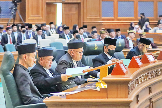 Members of Legislative Council at the meeting